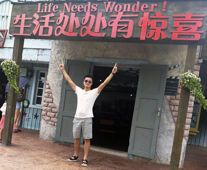 身为年轻一代的90后，但他看起来却比同龄人多了那份沉稳，他就是本次专访的新闻人物——湖南岳阳总代理秦志雄。